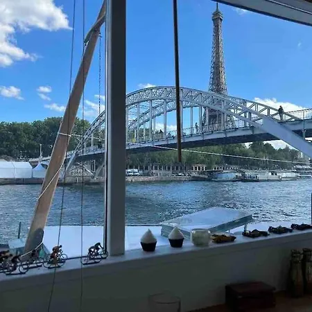 Sejour Sur Peniche De Luxe Face Tour Eiffel Båthotell Paris