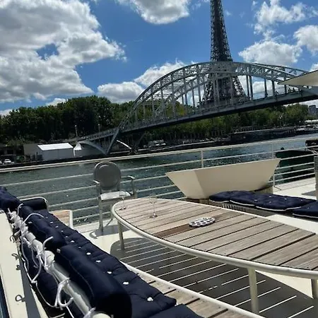 Båthotell Sejour Sur Peniche De Luxe Face Tour Eiffel Paris
